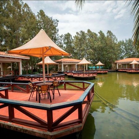 Ocean Spray Hotel Kālapettai Екстериор снимка