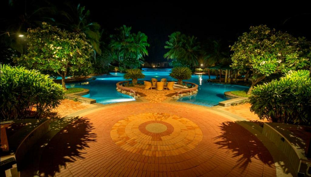 Ocean Spray Hotel Kālapettai Екстериор снимка