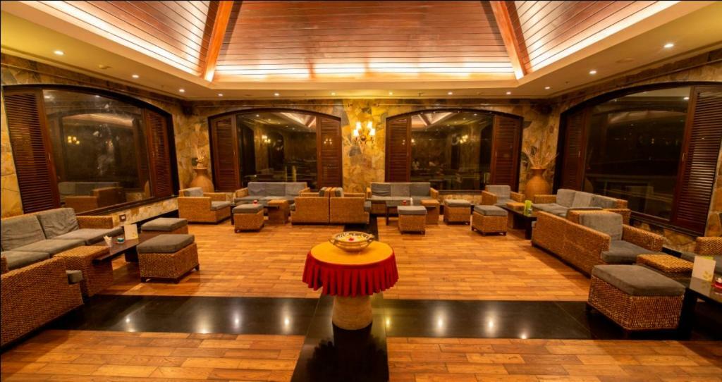 Ocean Spray Hotel Kālapettai Екстериор снимка