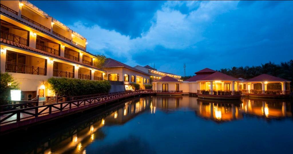 Ocean Spray Hotel Kālapettai Екстериор снимка