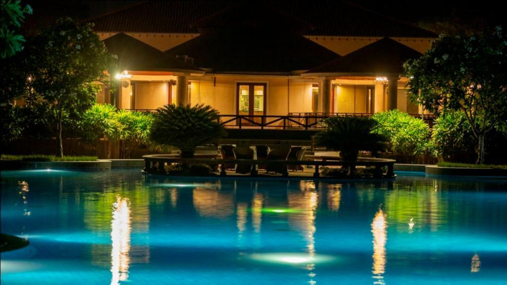 Ocean Spray Hotel Kālapettai Екстериор снимка