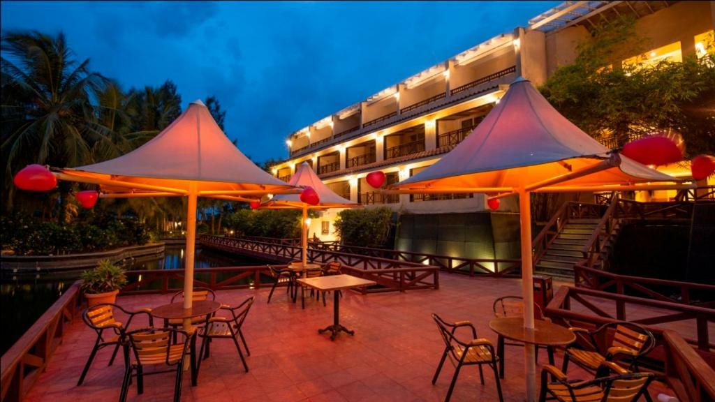 Ocean Spray Hotel Kālapettai Екстериор снимка