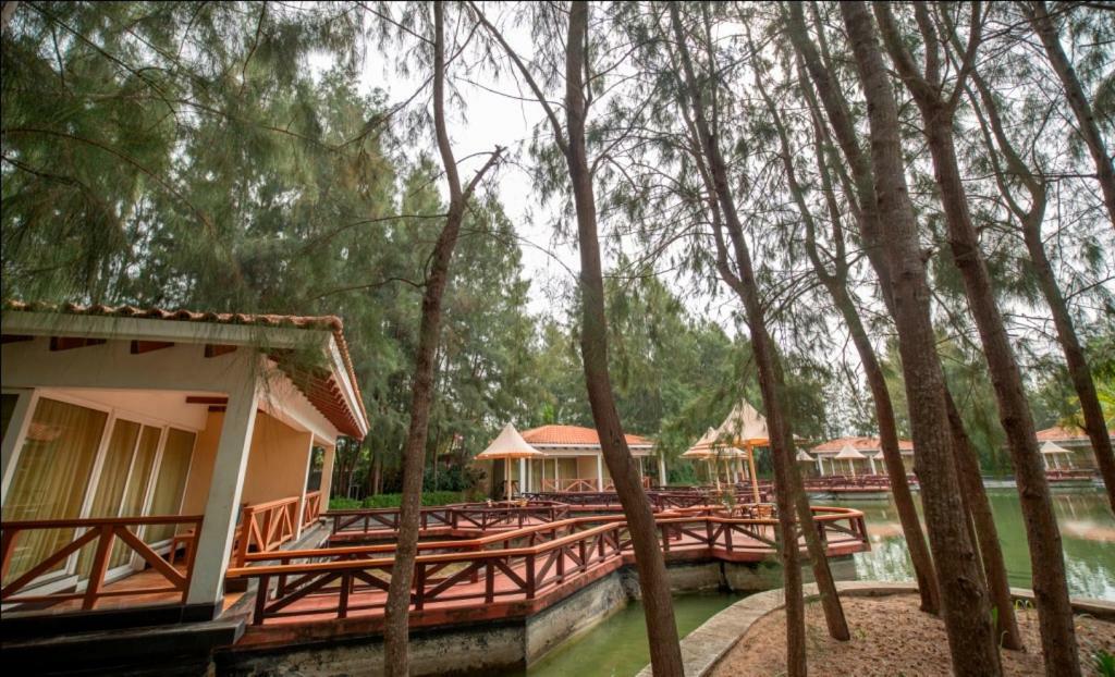 Ocean Spray Hotel Kālapettai Екстериор снимка