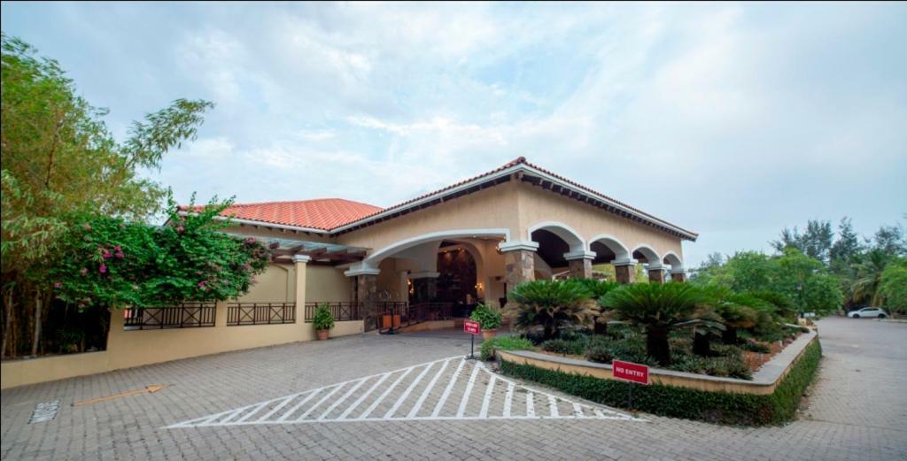 Ocean Spray Hotel Kālapettai Екстериор снимка