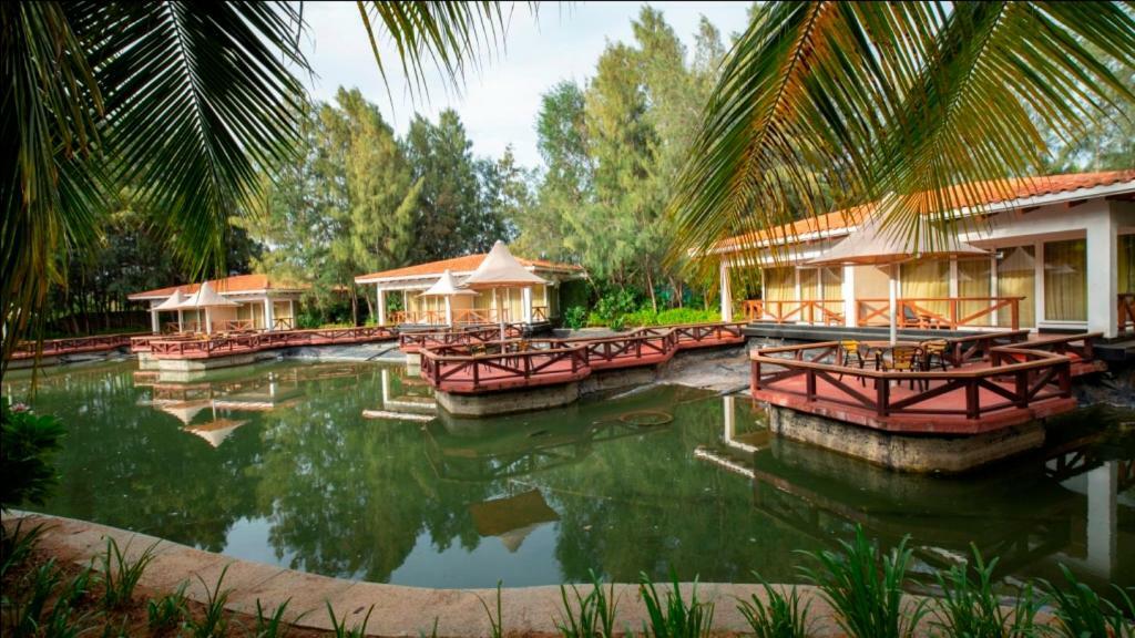Ocean Spray Hotel Kālapettai Екстериор снимка