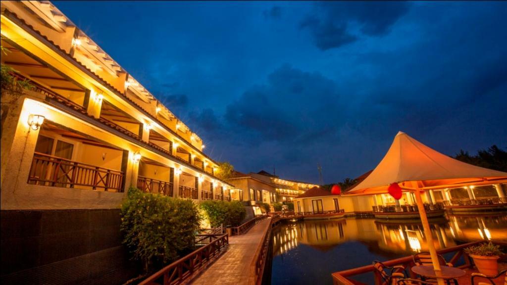 Ocean Spray Hotel Kālapettai Екстериор снимка